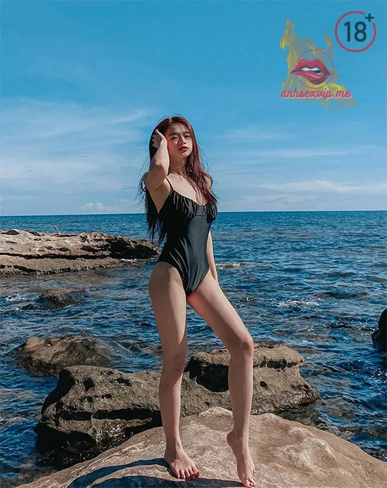 Ảnh Linh Ka diện bikini 3