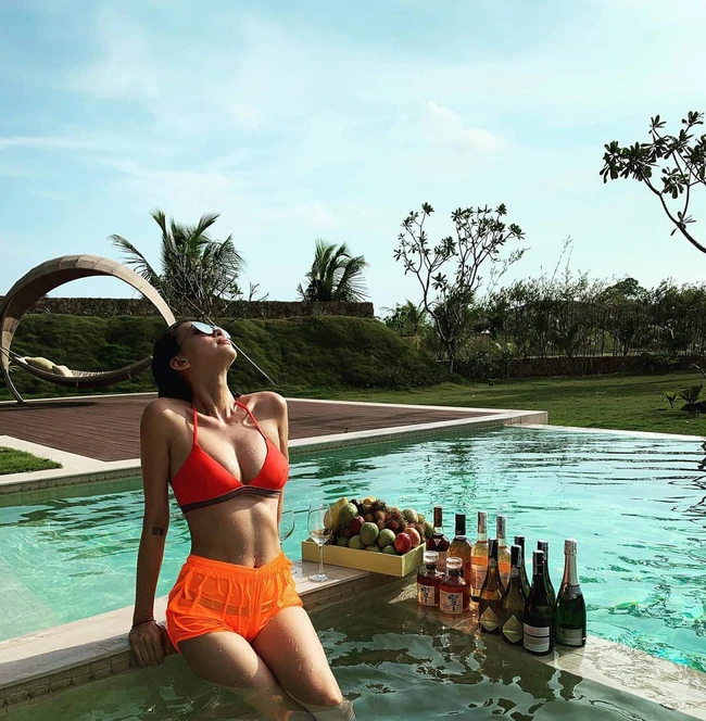 Ngô Thanh Vân sexy khi diện bikini