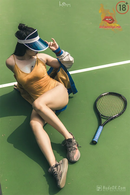 Thả dáng sexy nóng bỏng trên sân quần vợt 3